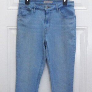 Levi’s 721 High Rise Skinny Light Blue Jeans Size 31